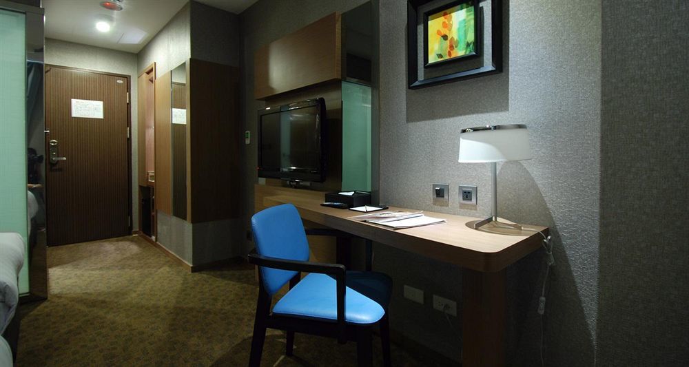 กรีน เวิลด์ ไม - นานจิง Hotel ไทเป ภายนอก รูปภาพ
